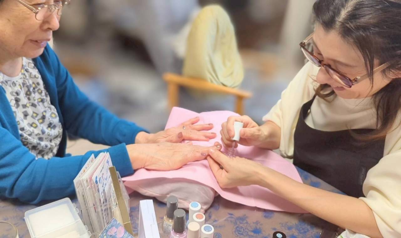 ご自宅へ訪問エステ・ネイルお届けします